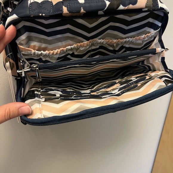 Lug Scoop Crossbody in Floral Multi - Picture 3 of 6